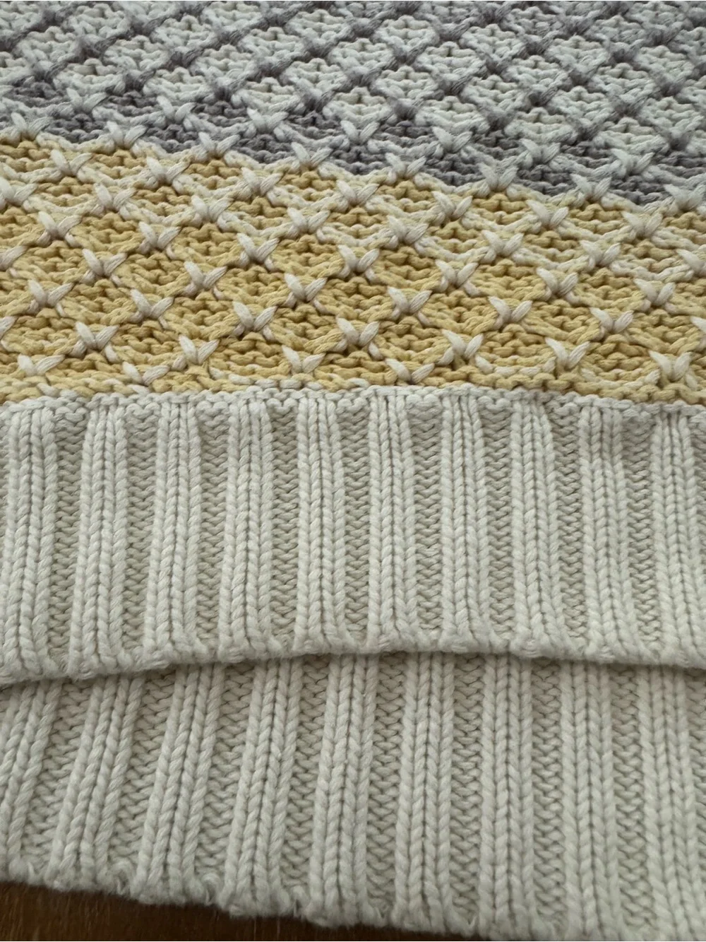 American Eagle Crew Neck Sweater in Cream with Pink, Gray & Yellow Accents